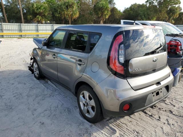 KNDJN2A24J7509213 - 2018 KIA SOUL GRAY photo 3