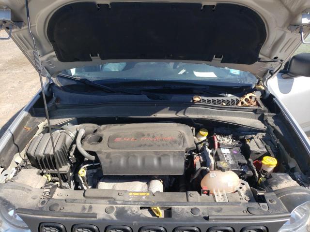 ZACCJBAB9JPH48599 - 2018 JEEP RENEGADE S SILVER photo 7