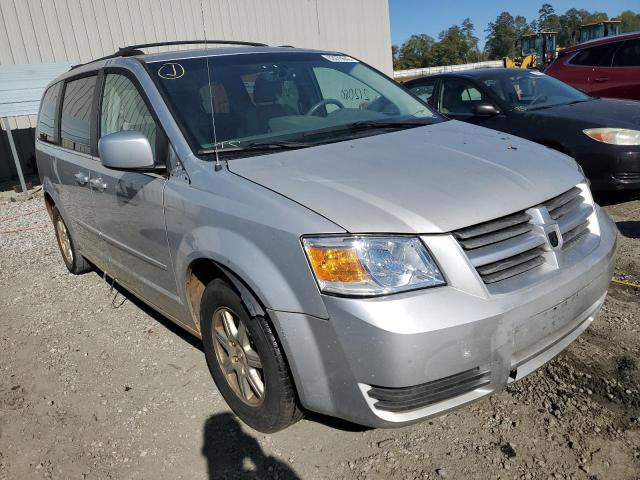 2A8HR54P88R114898 - 2008 CHRYSLER TOWN & COU SILVER photo 1