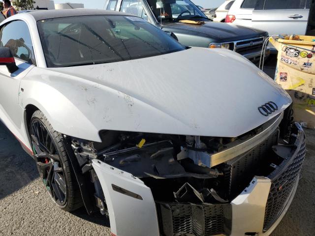 WUAEAAFX0J7901264 - 2018 AUDI R8 5.2 QUA WHITE photo 9