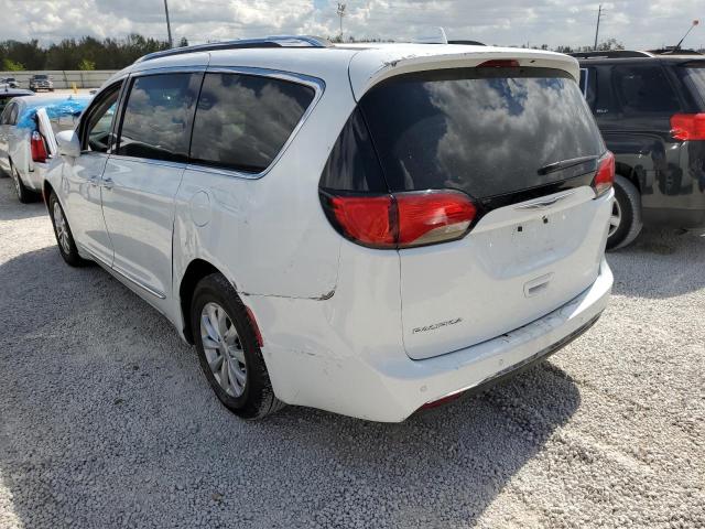 2C4RC1BG5KR624867 - 2019 CHRYSLER PACIFICA T WHITE photo 2