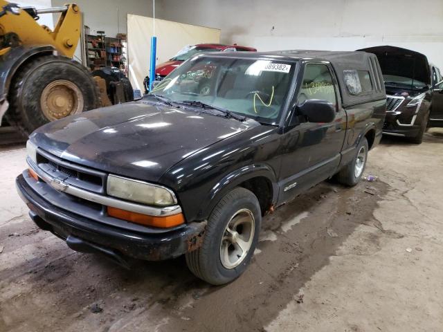 1GCCS14H038272583 - 2003 CHEVROLET S TRUCK S1 BLACK photo 2