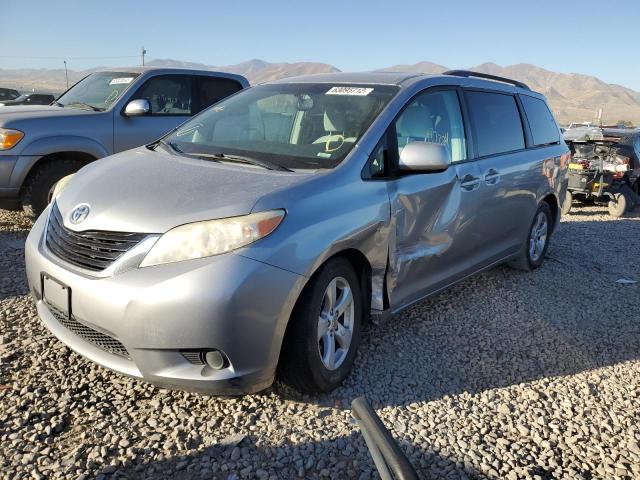 5TDKK3DCXCS209918 - 2012 TOYOTA SIENNA LE SILVER photo 2