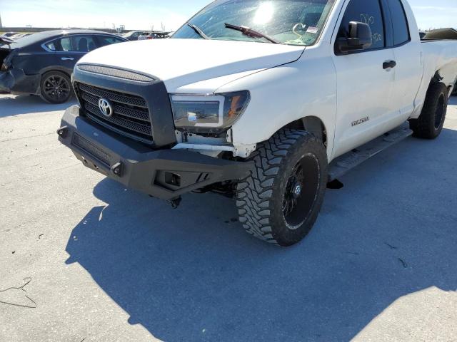 5TFRU54108X011921 - 2008 TOYOTA TUNDRA DOU WHITE photo 9