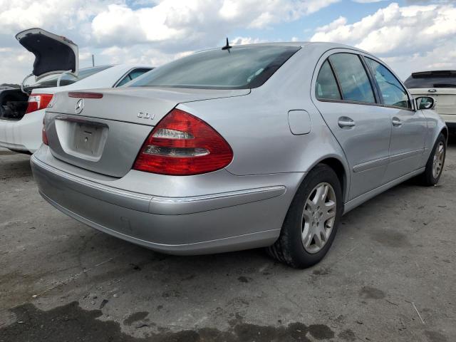 WDBUF26J35A610986 - 2005 MERCEDES-BENZ E 320 CDI SILVER photo 4