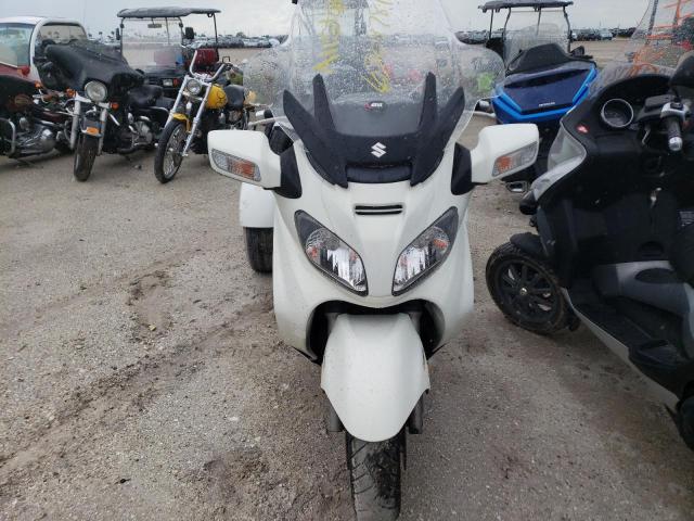 JS1CP51BXB2100436 - 2011 SUZUKI AN650 A WHITE photo 9