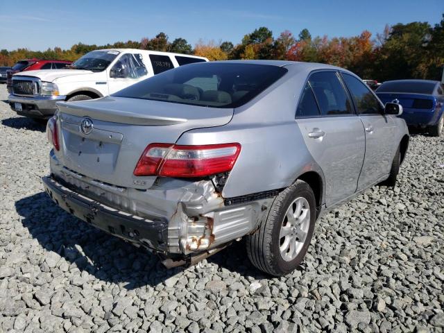 4T1BE46K07U122396 - 2007 TOYOTA CAMRY CE SILVER photo 4