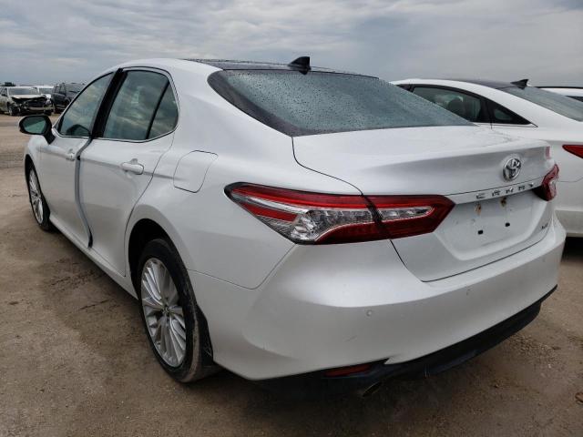 4T1BZ1HK5KU030693 - 2019 TOYOTA CAMRY XSE WHITE photo 3