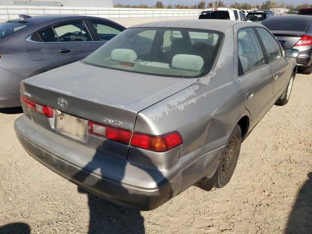 JT2BG22K9W0227784 - 1998 TOYOTA CAMRY CE GRAY photo 4