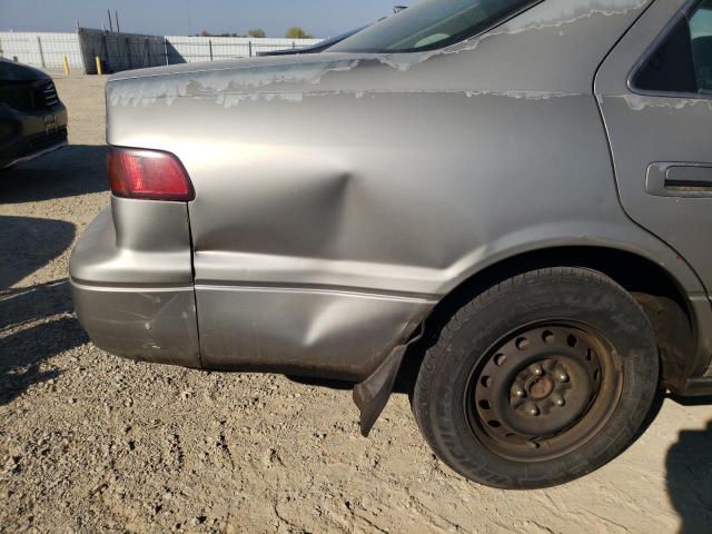 JT2BG22K9W0227784 - 1998 TOYOTA CAMRY CE GRAY photo 9