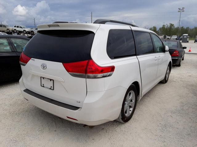 5TDKK3DC8DS326463 - 2013 TOYOTA SIENNA LE WHITE photo 4