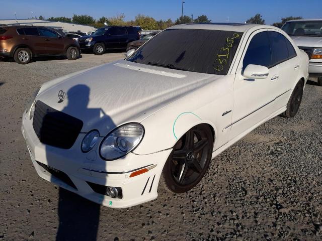 WDBUF77X28B251936 - 2008 MERCEDES-BENZ E 63 AMG WHITE photo 2