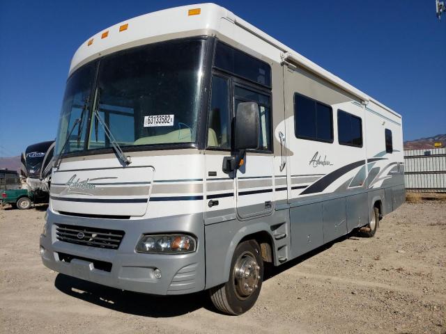 5B4MP67G943386561 - 2004 WINNEBAGO MOTORHOME WHITE photo 2