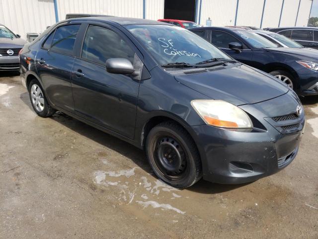 JTDBT923171015929 - 2007 TOYOTA YARIS GRAY photo 1