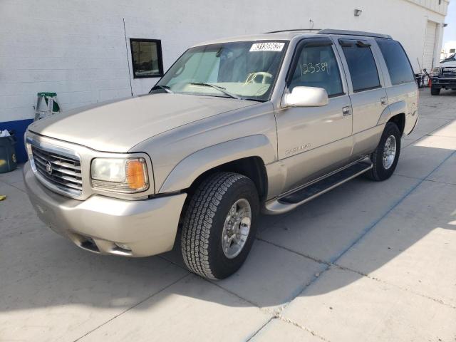 1GYEK63R2YR224739 - 2000 CADILLAC ESCALADE L TAN photo 2