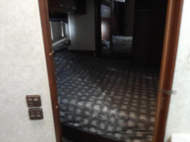 4UZACJDT39CAF9359 - 2009 FREIGHTLINER CHASSIS XC ვერცხლისფერი ფოტო 6