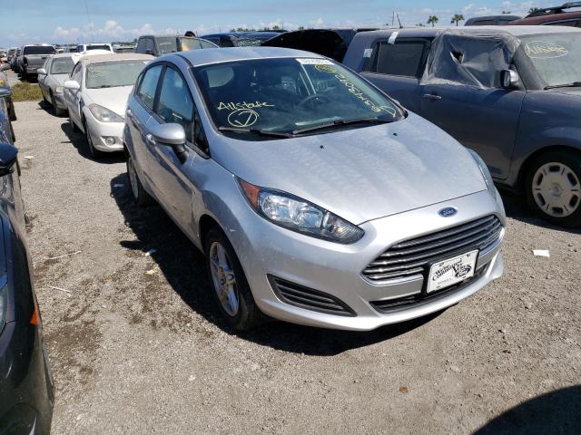 3FADP4EJ1KM104198 - 2019 FORD FIESTA SE SILVER photo 1