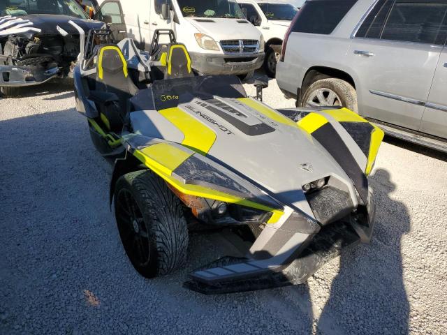 57XAARFAXJ8126415 - 2018 POLARIS SLINGSHOT TWO TONE photo 1