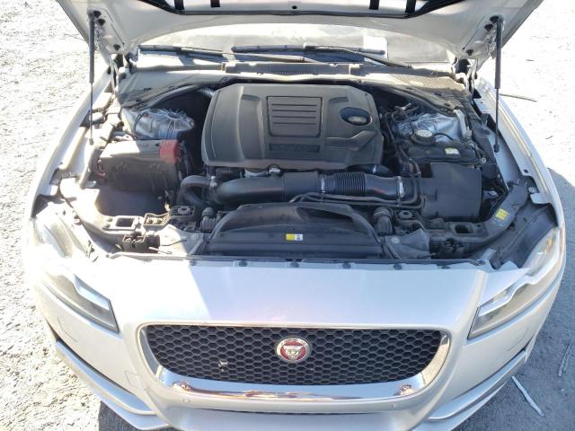 SAJBK4FX6JCY58198 - 2018 JAGUAR XF PRESTIG SILVER photo 7