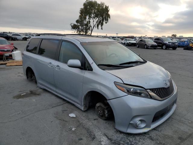 5TDXZ3DC2HS816467 - 2017 TOYOTA SIENNA SE SILVER photo 1