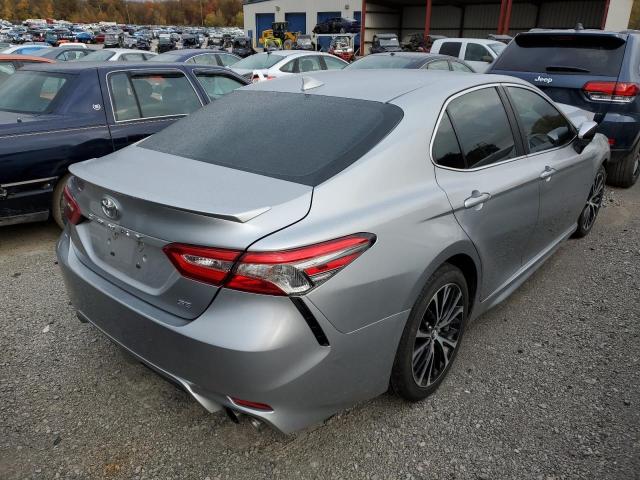 4T1B11HK5KU280460 - 2019 TOYOTA CAMRY 4D 2 SILVER photo 4