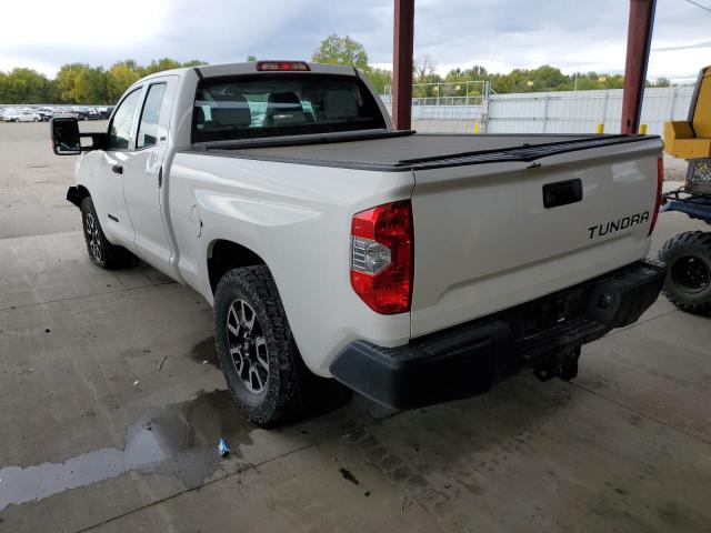 5TFRM5F10JX131821 - 2018 TOYOTA TUNDRA DOU WHITE photo 3