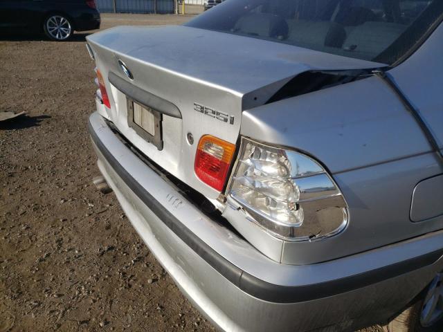 WBAAZ33463PH32610 - 2003 BMW 325I ვერცხლისფერი ფოტო 9