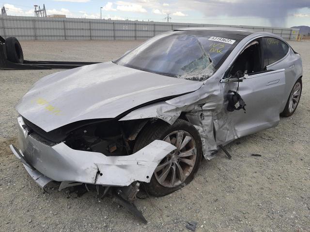 5YJSA1E25GF154527 - 2016 TESLA MODEL S Արծաթագույն լուսանկար 2