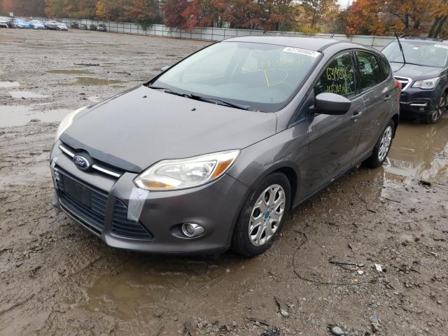 1FAHP3K20CL239250 - 2012 FORD FOCUS GRAY photo 2