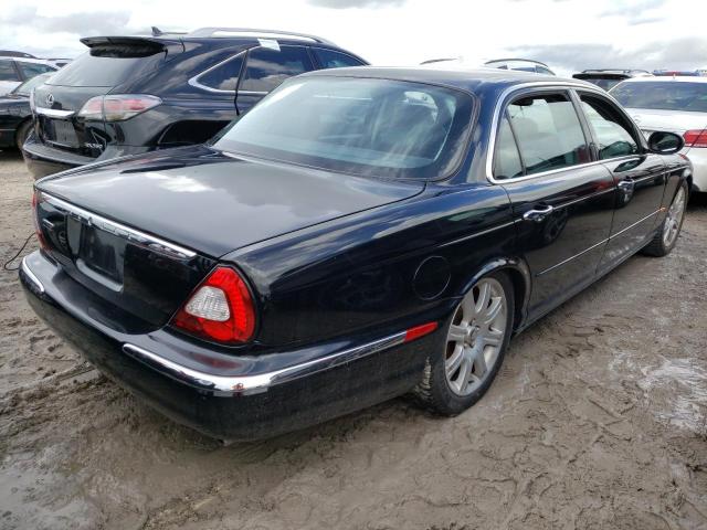 SAJWA79C15SG35581 - 2005 JAGUAR XJ8 L BLACK photo 4