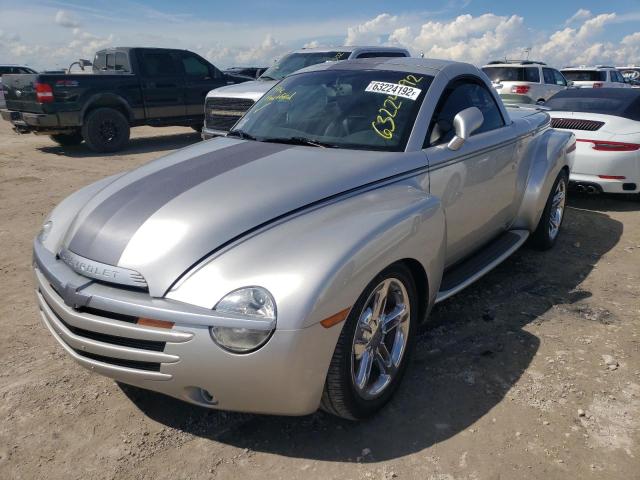 1GCES14H55B117963 - 2005 CHEVROLET SSR 银色 照片 2
