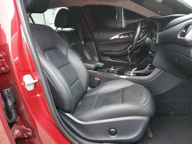 SJKCH5CPXJA055379 - 2018 INFINITI QX30 BASE BURGUNDY photo 5