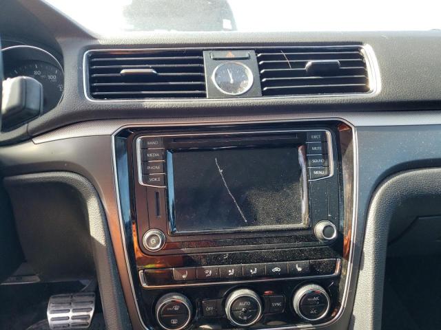 1VWDT7A39HC032043 - 2017 VOLKSWAGEN PASSAT R-L BLACK photo 9