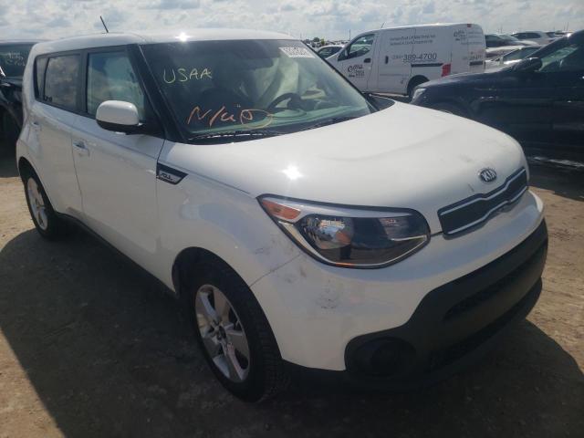 KNDJN2A28J7890421 - 2018 KIA SOUL WHITE photo 1