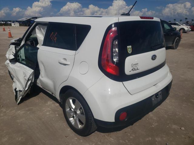 KNDJN2A28J7890421 - 2018 KIA SOUL WHITE photo 3