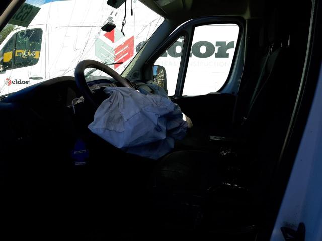 3C6TRVAG8GE109598 - 2016 RAM PROMASTER BLACK photo 5