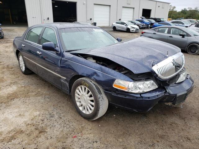 1LNHM82W43Y696483 - 2003 LINCOLN TOWN CAR S BLUE photo 1