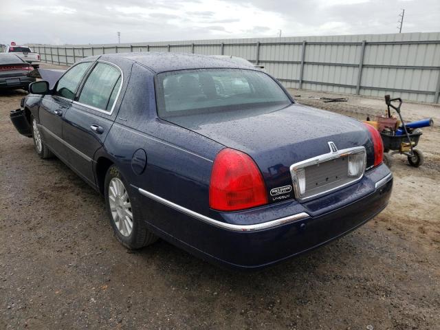 1LNHM82W43Y696483 - 2003 LINCOLN TOWN CAR S BLUE photo 3