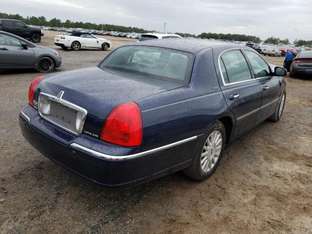 1LNHM82W43Y696483 - 2003 LINCOLN TOWN CAR S BLUE photo 4