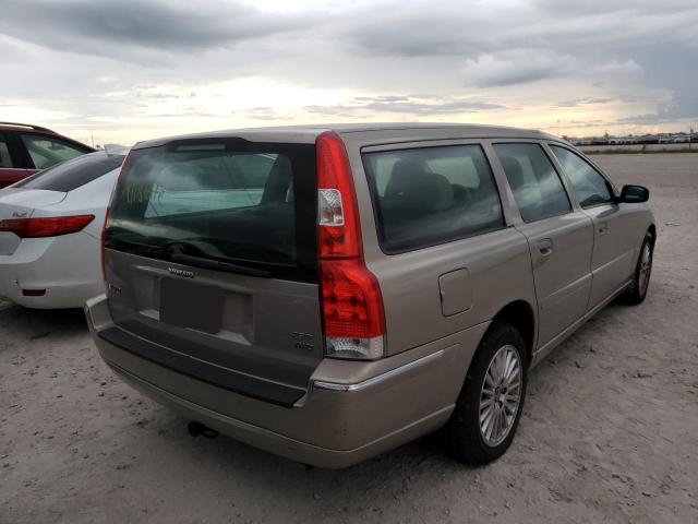 YV1SJ592251512152 - 2005 VOLVO V70 GOLD photo 4