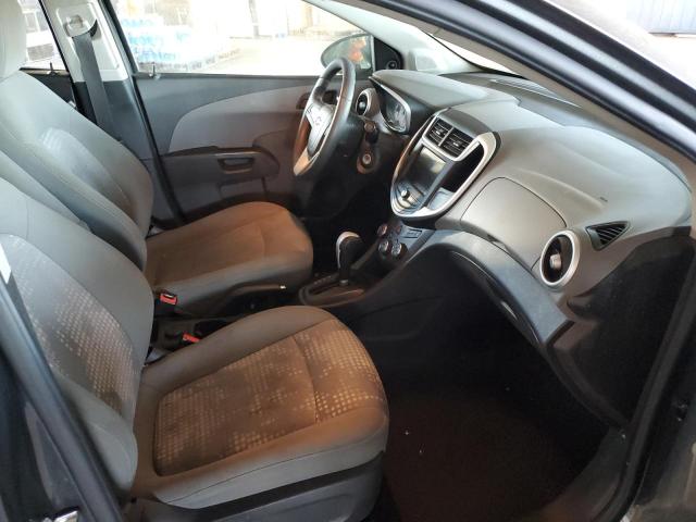 1G1JB5SH5J4115100 - 2018 CHEVROLET SONIC LS GRAY photo 5