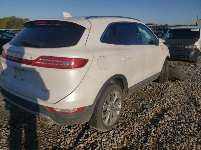 5LMCJ2C94HUL56173 - 2017 LINCOLN MKC SELECT WHITE photo 4