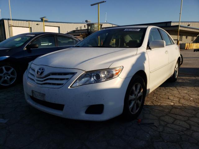 4T1BF3EK4BU590259 - 2011 TOYOTA CAMRY LE A თეთრი ფოტო 2