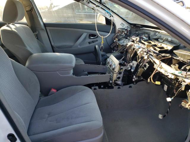 4T1BF3EK4BU590259 - 2011 TOYOTA CAMRY LE A თეთრი ფოტო 5