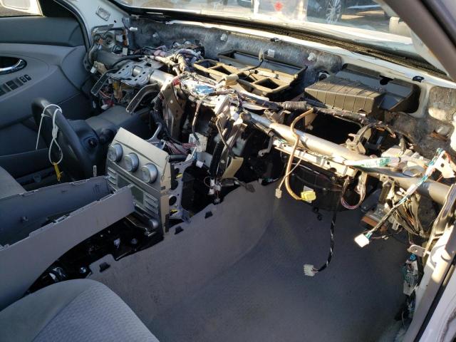 4T1BF3EK4BU590259 - 2011 TOYOTA CAMRY LE A თეთრი ფოტო 9