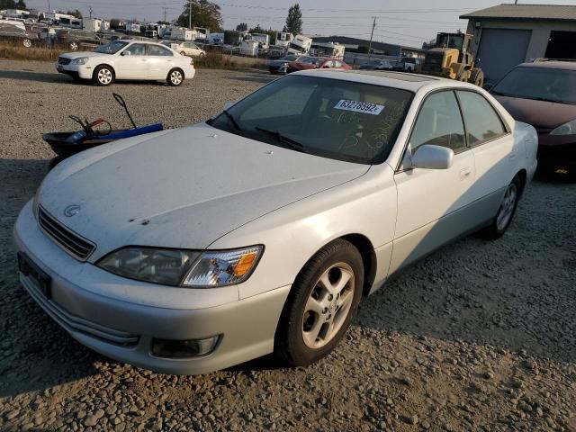 JT8BF28G210323437 - 2001 LEXUS ES 300 WHITE photo 2