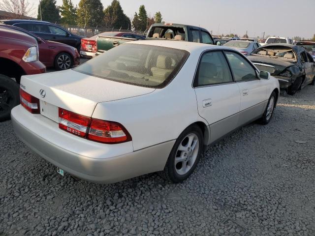 JT8BF28G210323437 - 2001 LEXUS ES 300 WHITE photo 4