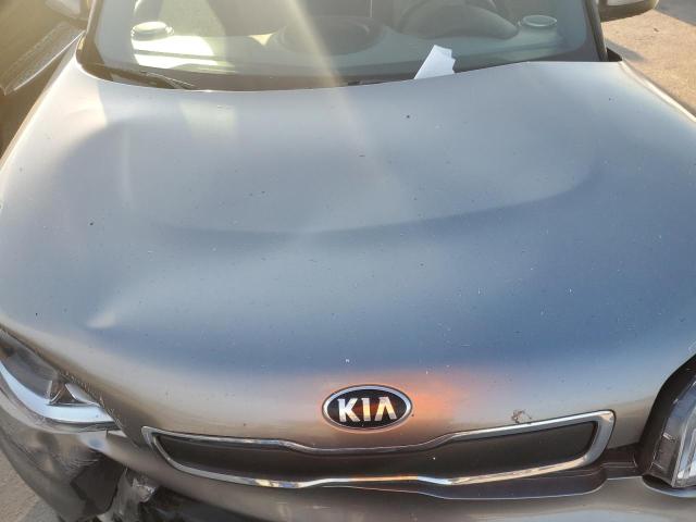 KNDJN2A26G7260955 - 2016 KIA SOUL GRAY photo 7