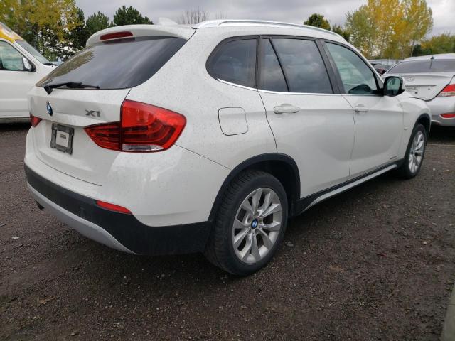 WBAVL1C51CVR75332 - 2012 BMW X1 XDRIVE2 WHITE photo 4