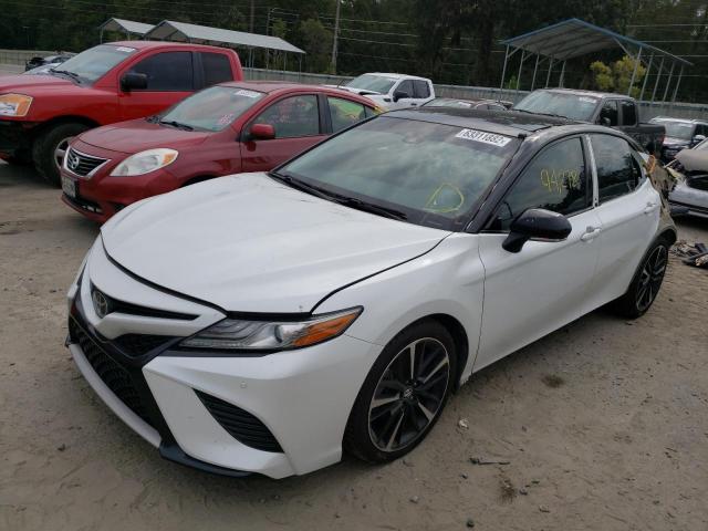 4T1B61HK4JU006909 - 2018 TOYOTA CAMRY XSE WHITE photo 2